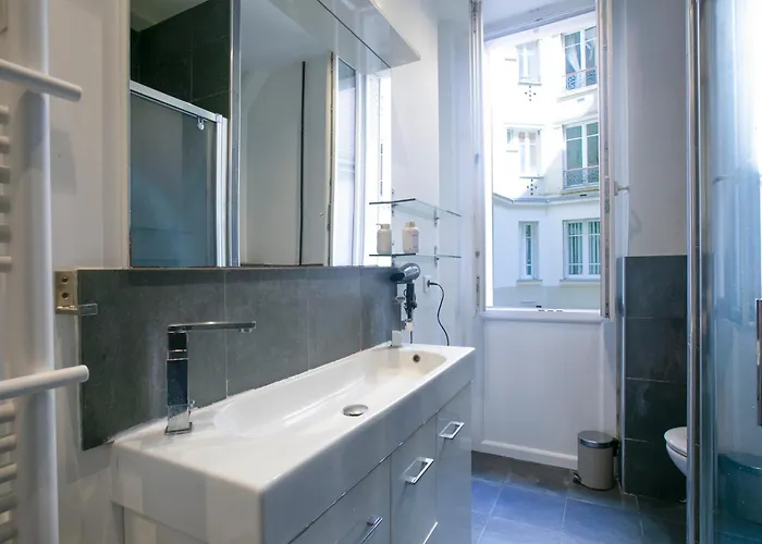 Warm 2 Bedrooms - C38 *