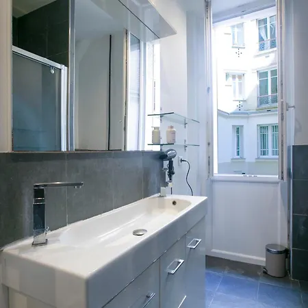 Warm 2 Bedrooms - C38 *
