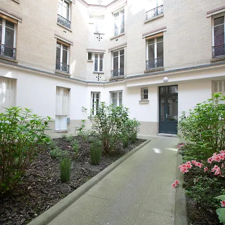 Apartment Warm 2 Bedrooms - C38 Paris